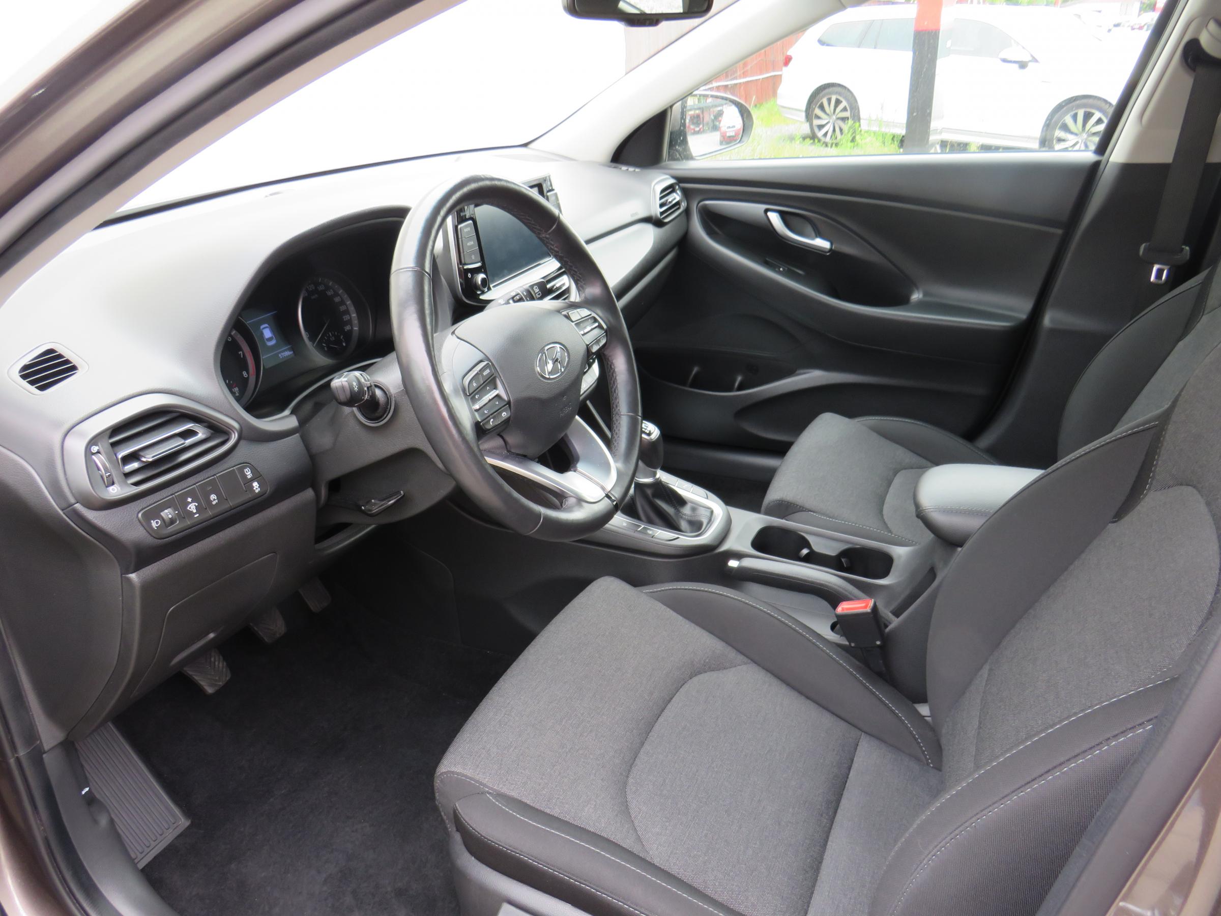 Hyundai i30, 2022 - pohled č. 11