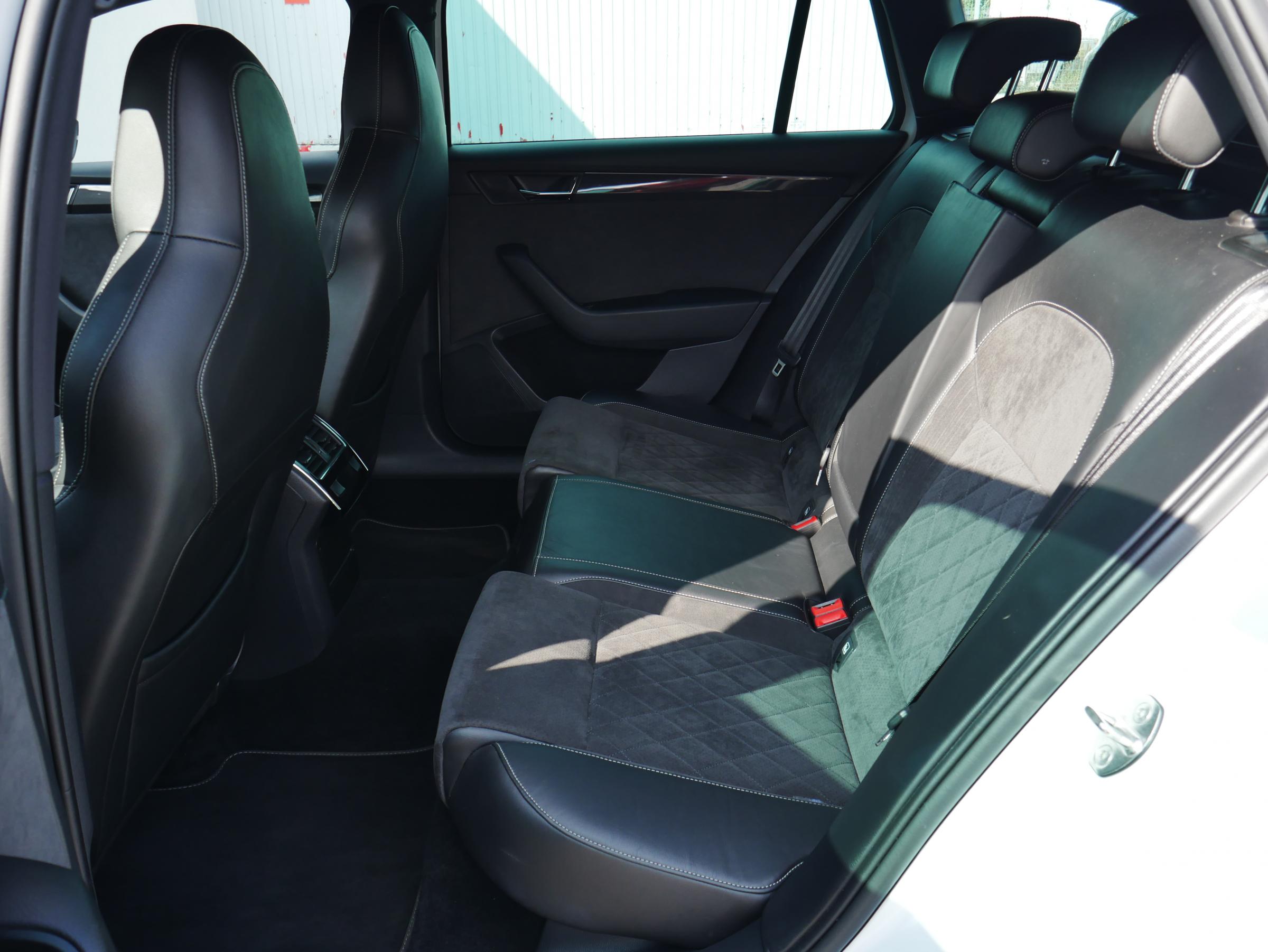 Škoda Superb III, 2017 - pohled č. 11