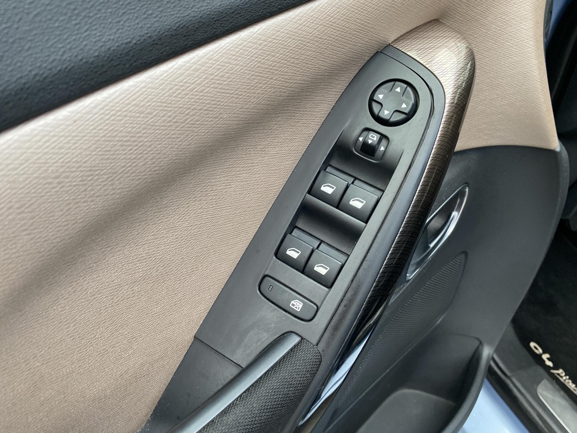 Citroën C4 Picasso, 2013 - pohled č. 16