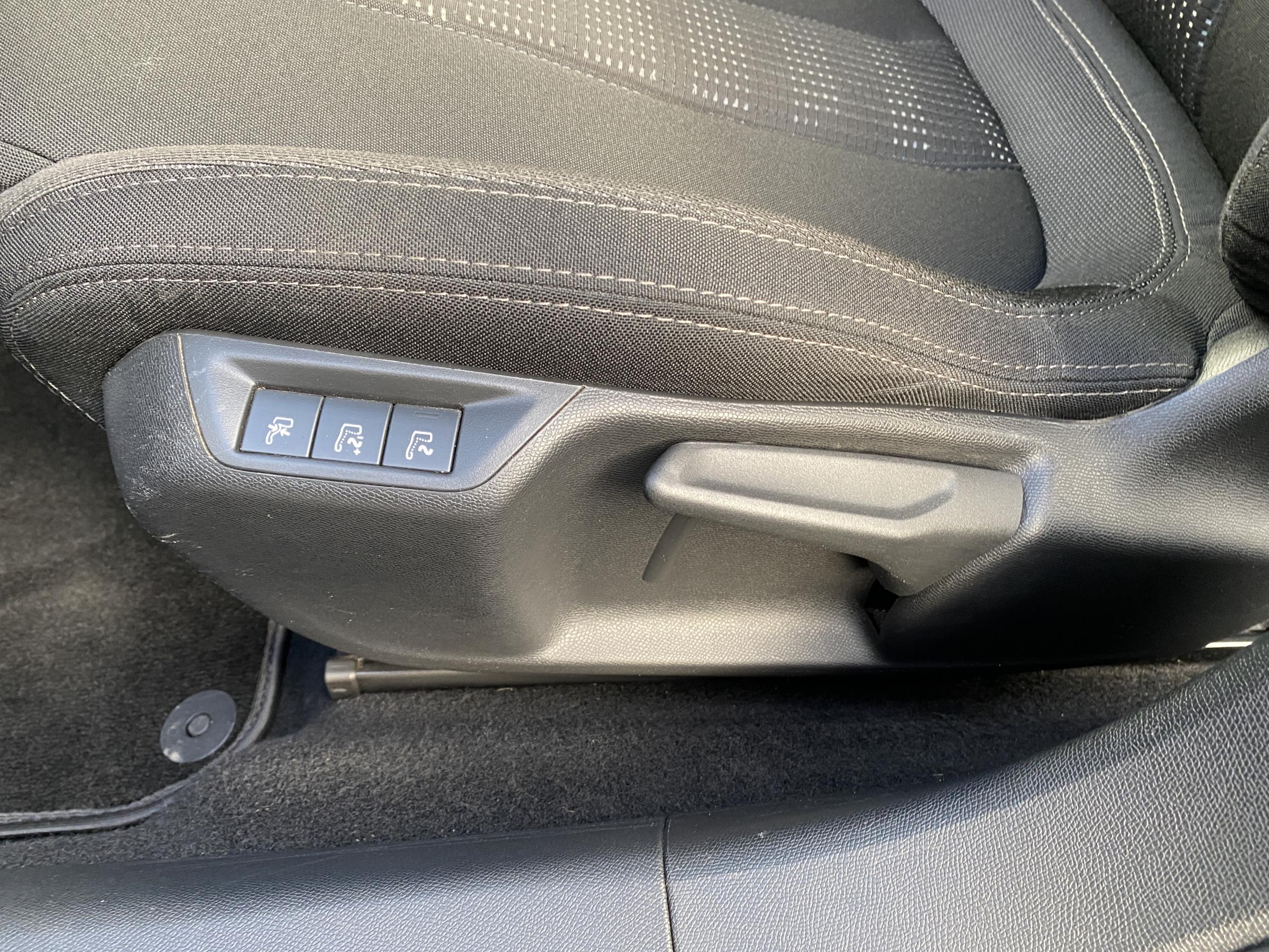 Peugeot 308, 2015 - pohled č. 14