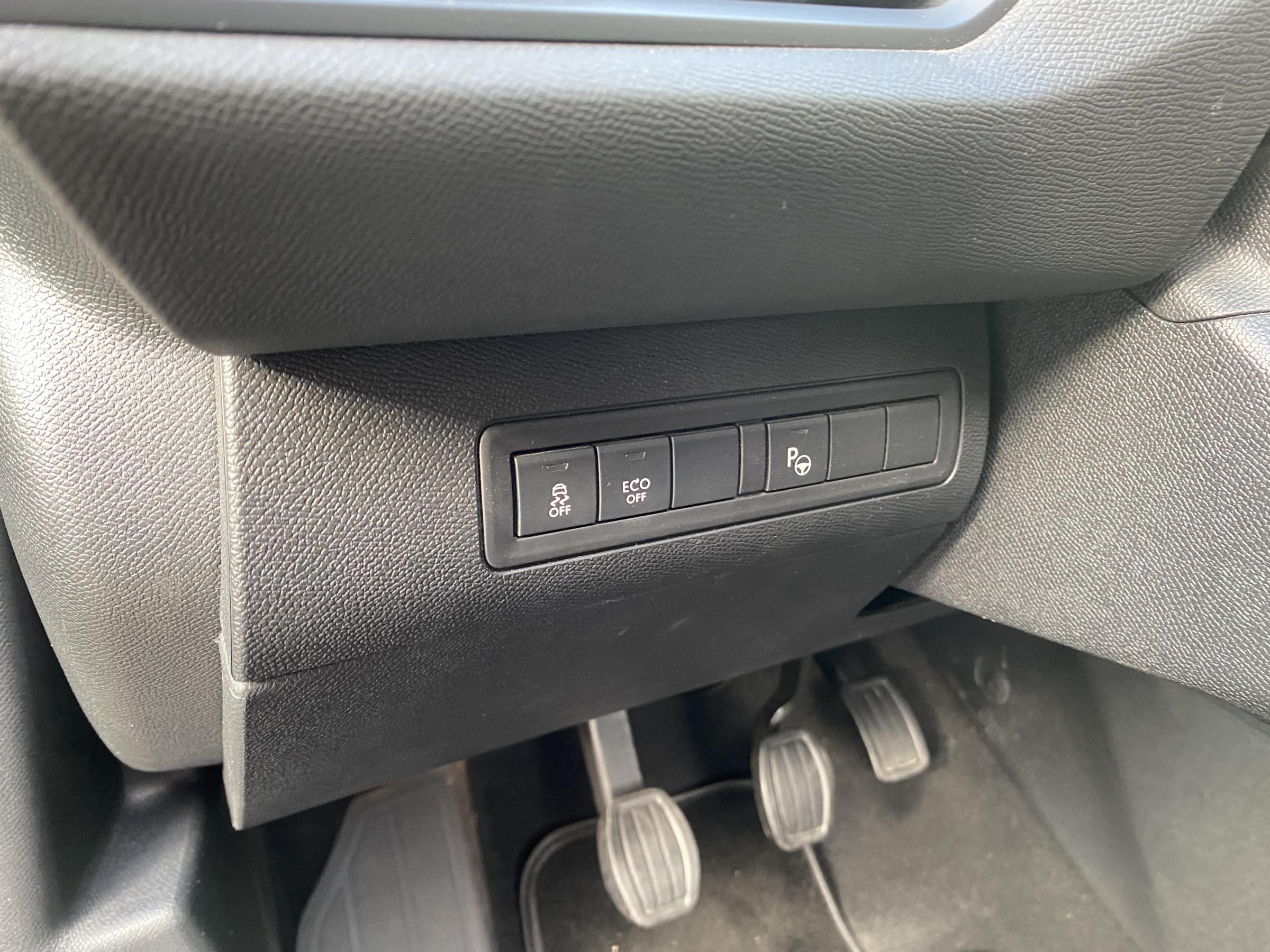 Peugeot 308, 2015 - pohled č. 15