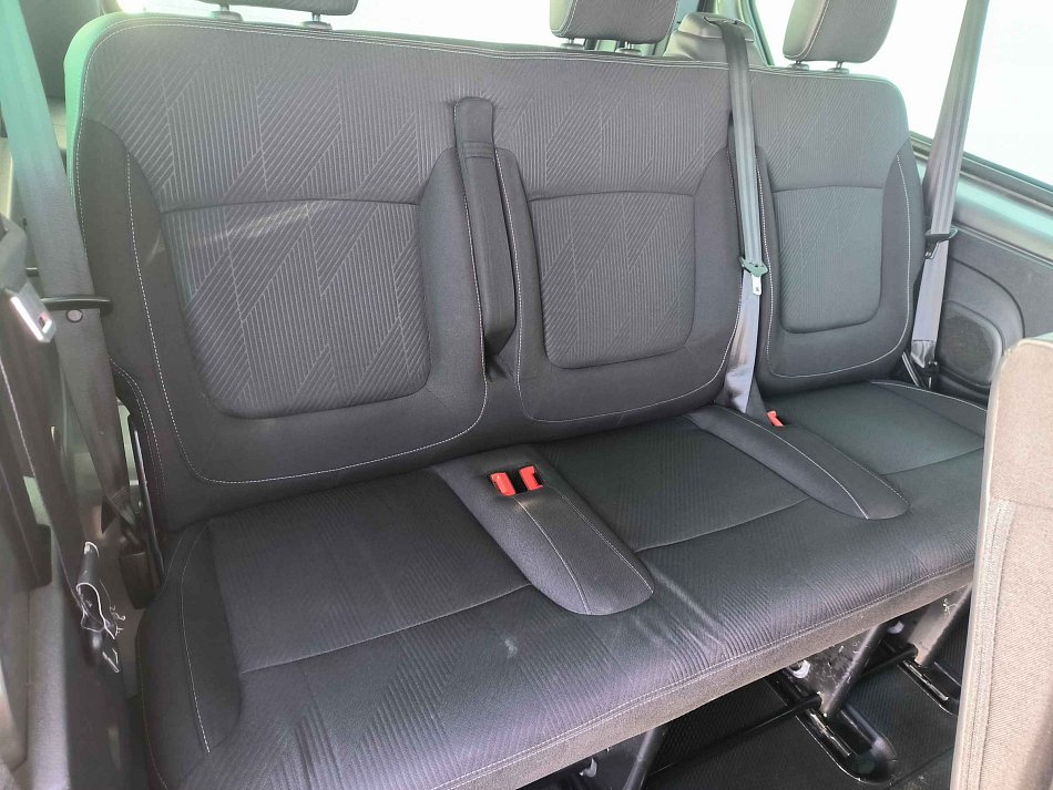 Nissan NV300 1.6dCi  L2H1 8míst