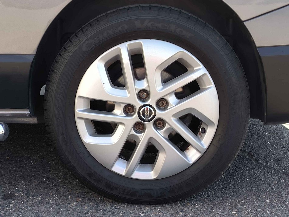 Nissan NV300 1.6dCi  L2H1 8míst