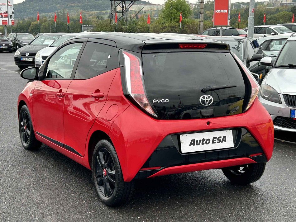 Toyota Aygo 1.0i 