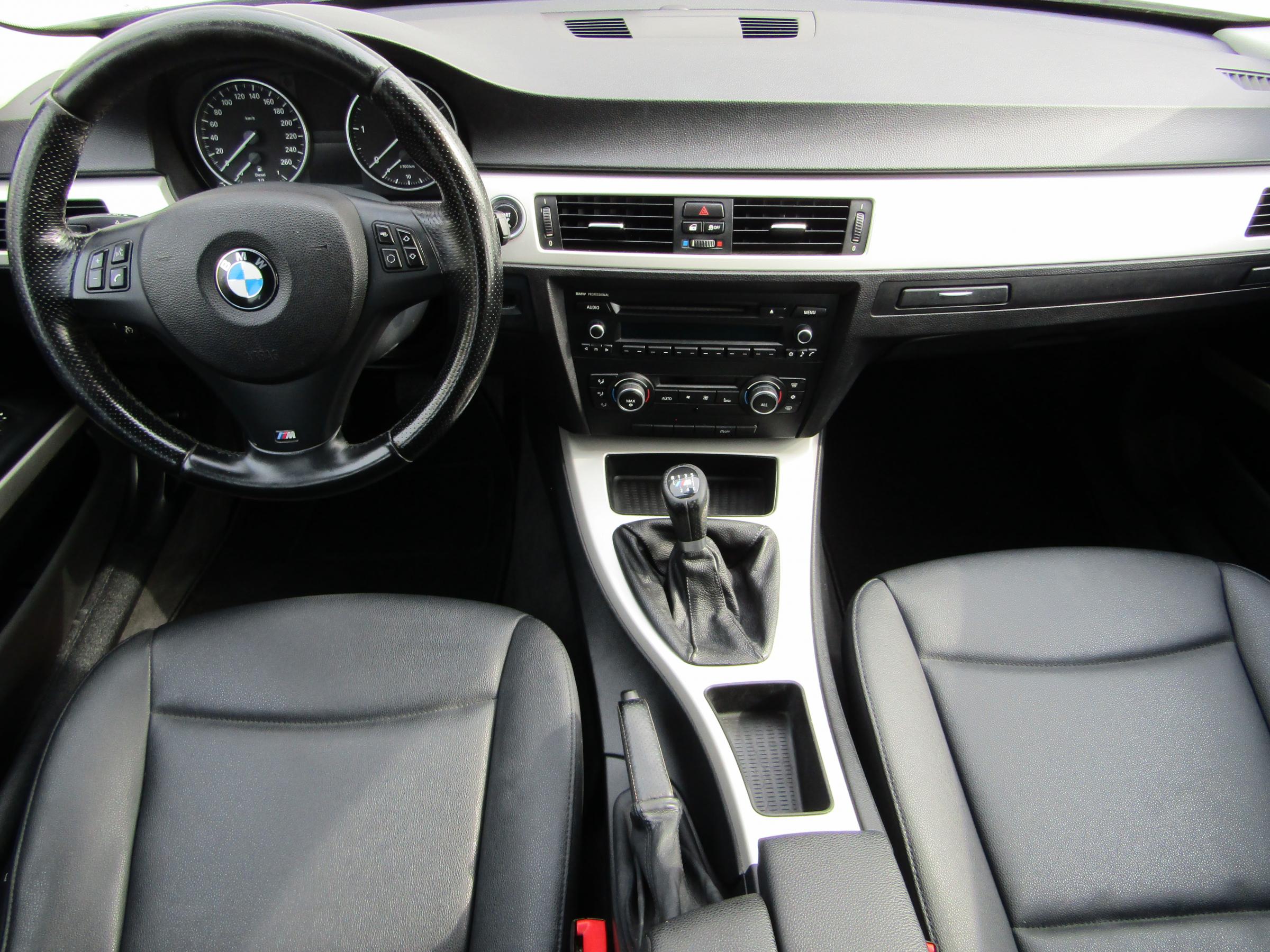 BMW Řada 3, 2011 - pohled č. 11
