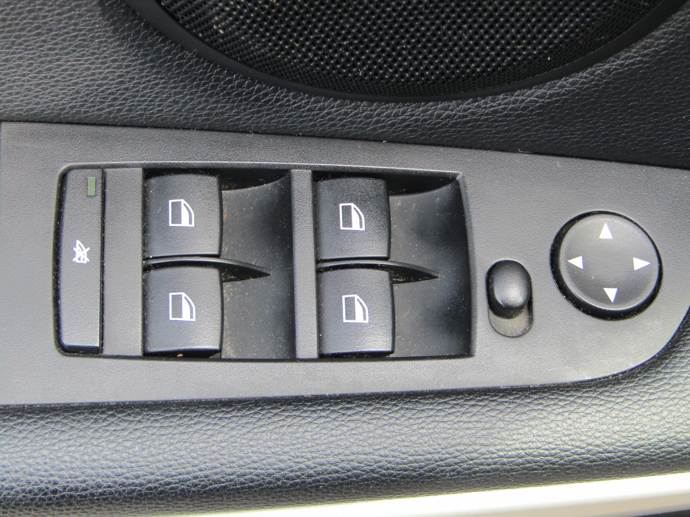 BMW Řada 3, 2011 - pohled č. 13