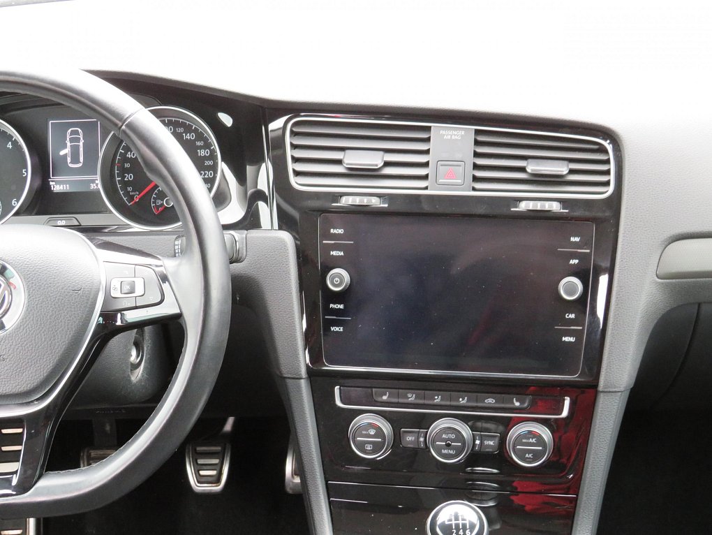 Volkswagen Golf 2.0TDi 