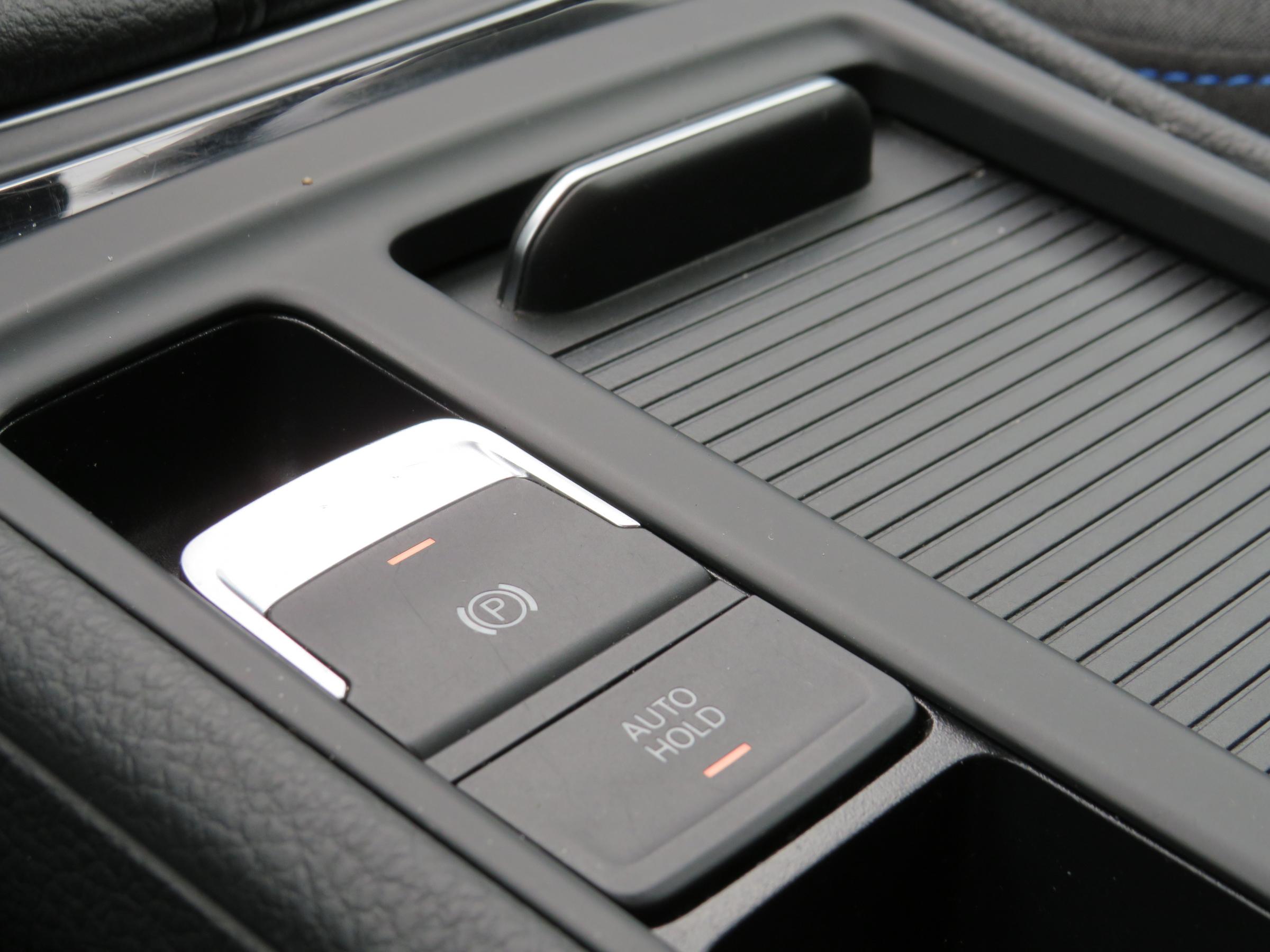 Volkswagen Golf, 2018 - pohled č. 25