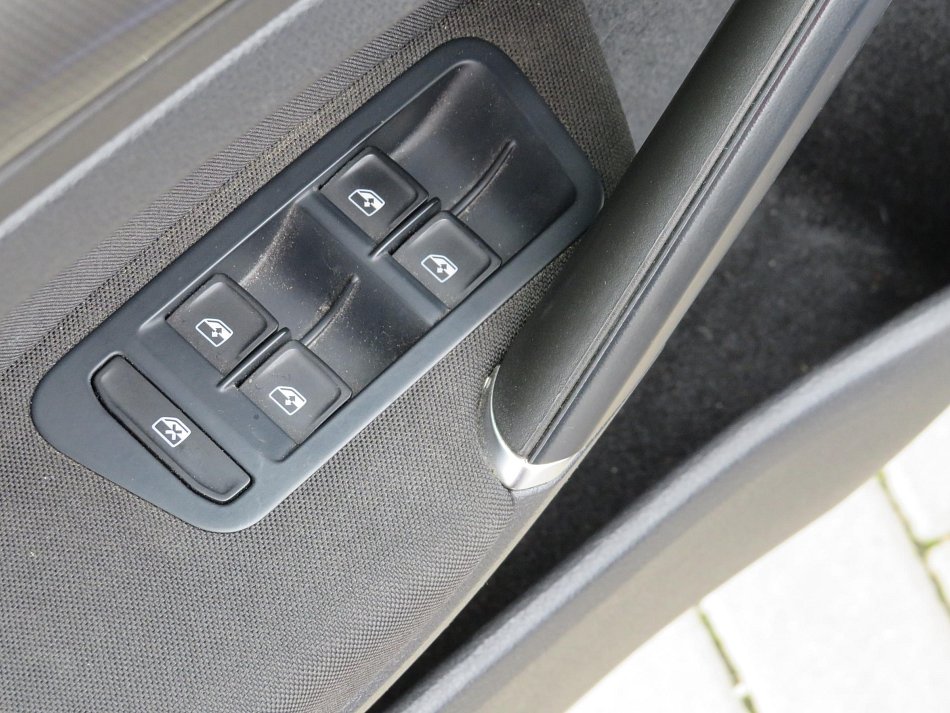 Volkswagen Golf 2.0 TDi 