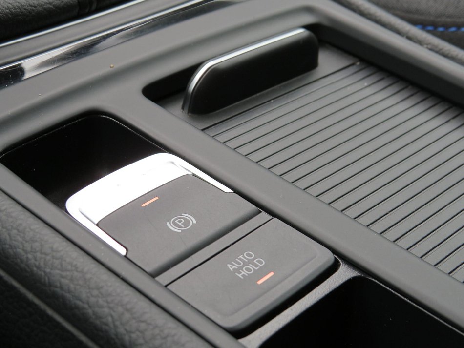 Volkswagen Golf 2.0 TDi 