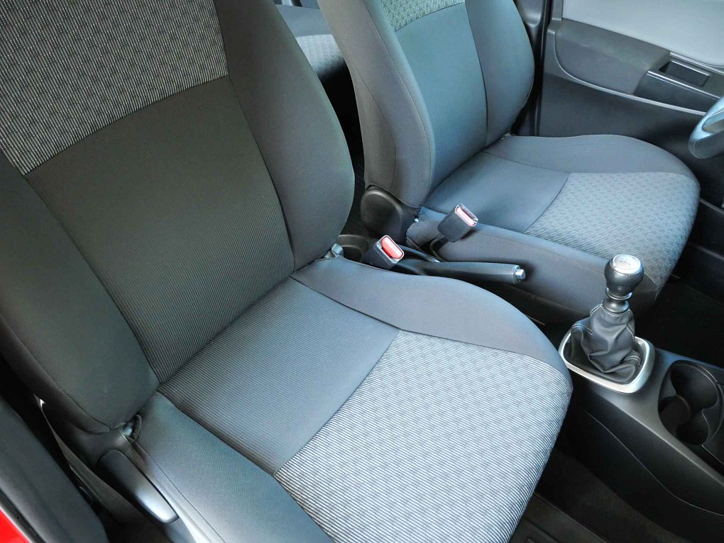 Toyota Yaris 1.3i 