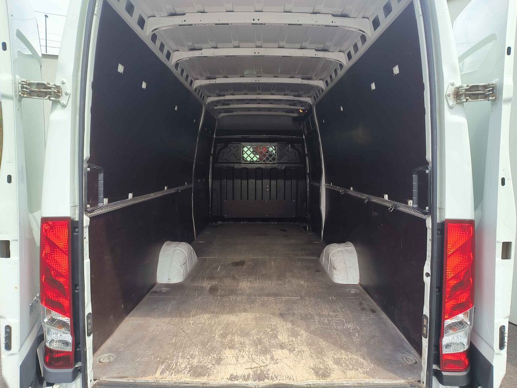 Iveco Daily 2.3D  35S16 L4