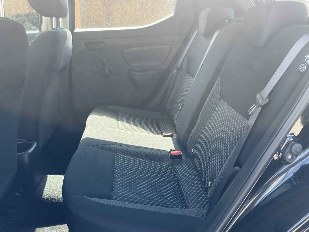Nissan Micra 1.0 i 
