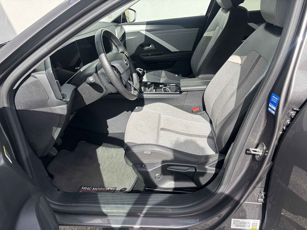 Opel Astra 1.2T Elegance