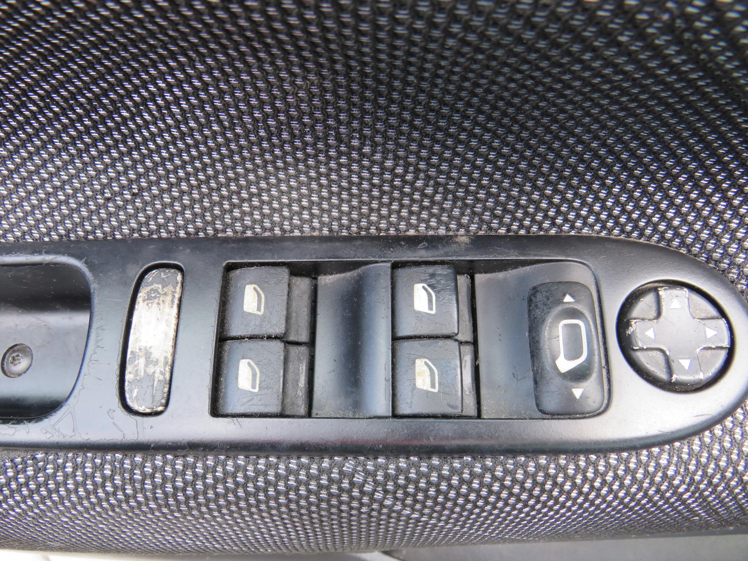 Peugeot 207, 2008 - pohled č. 11