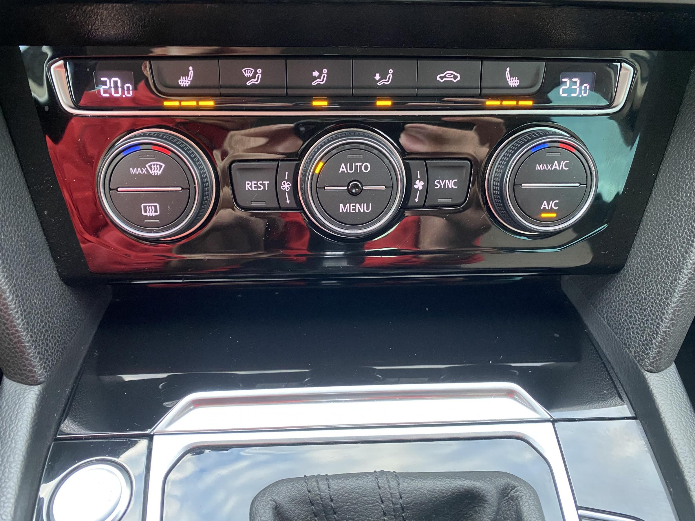 Volkswagen Passat, 2016 - pohled č. 18