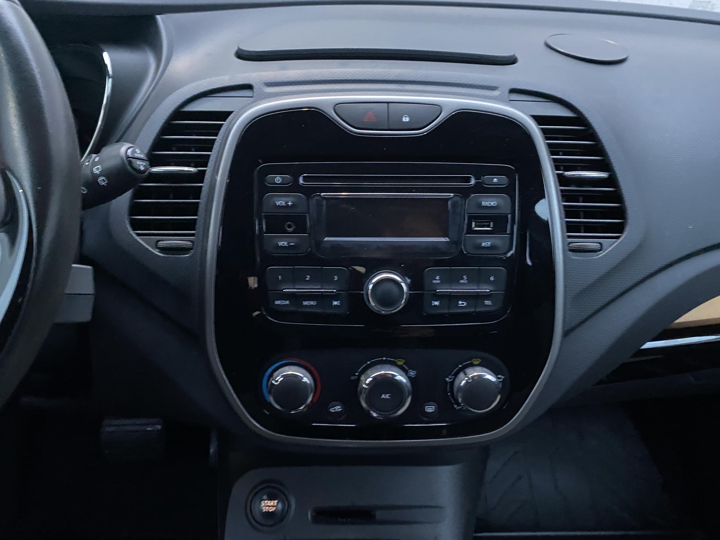 Renault Captur, 2015 - pohled č. 12