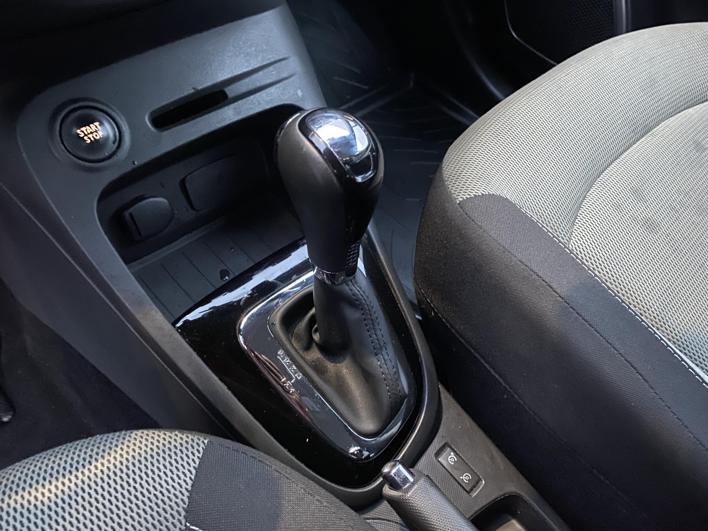 Renault Captur, 2015 - pohled č. 15