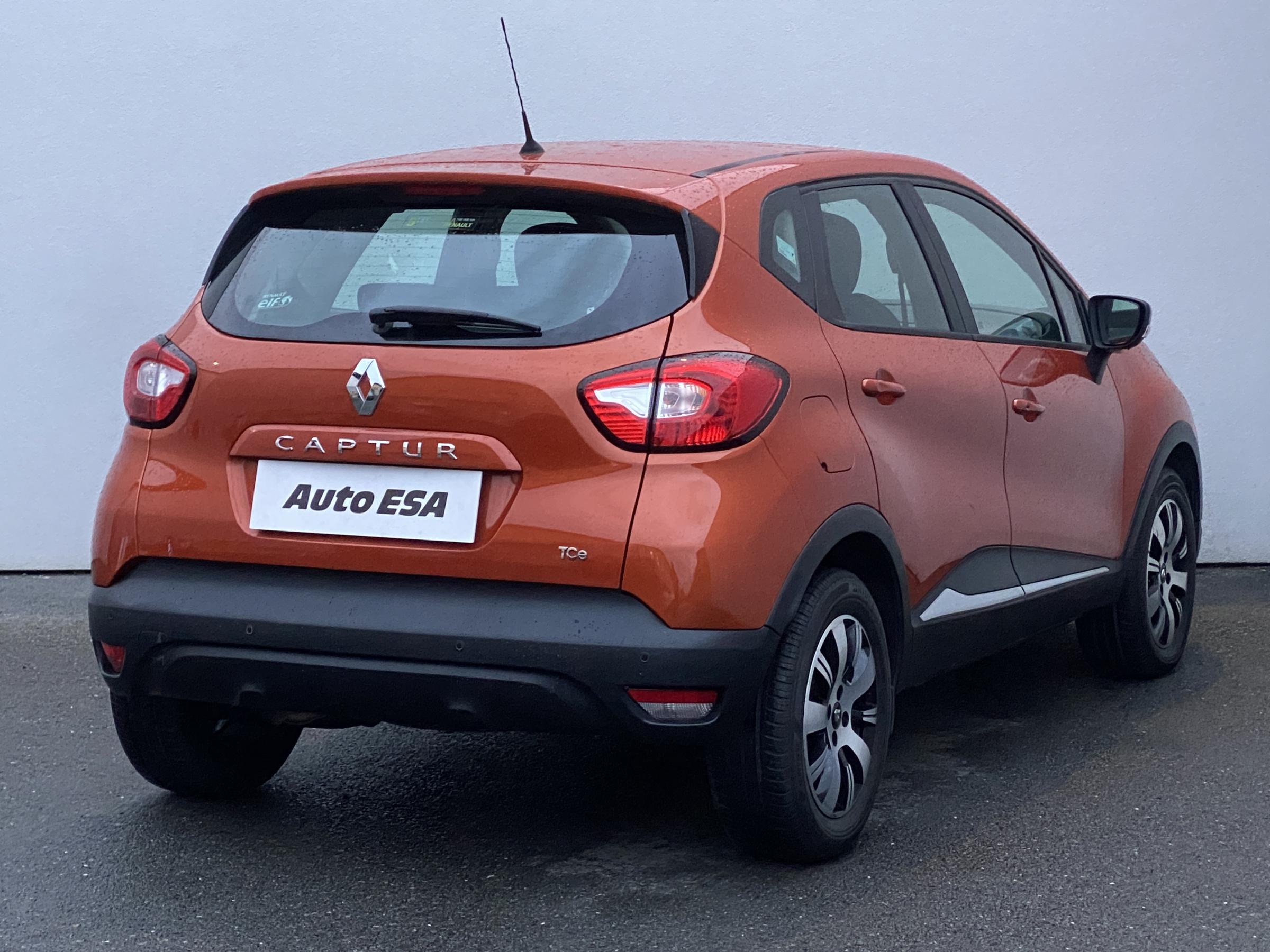 Renault Captur, 2015 - pohled č. 4