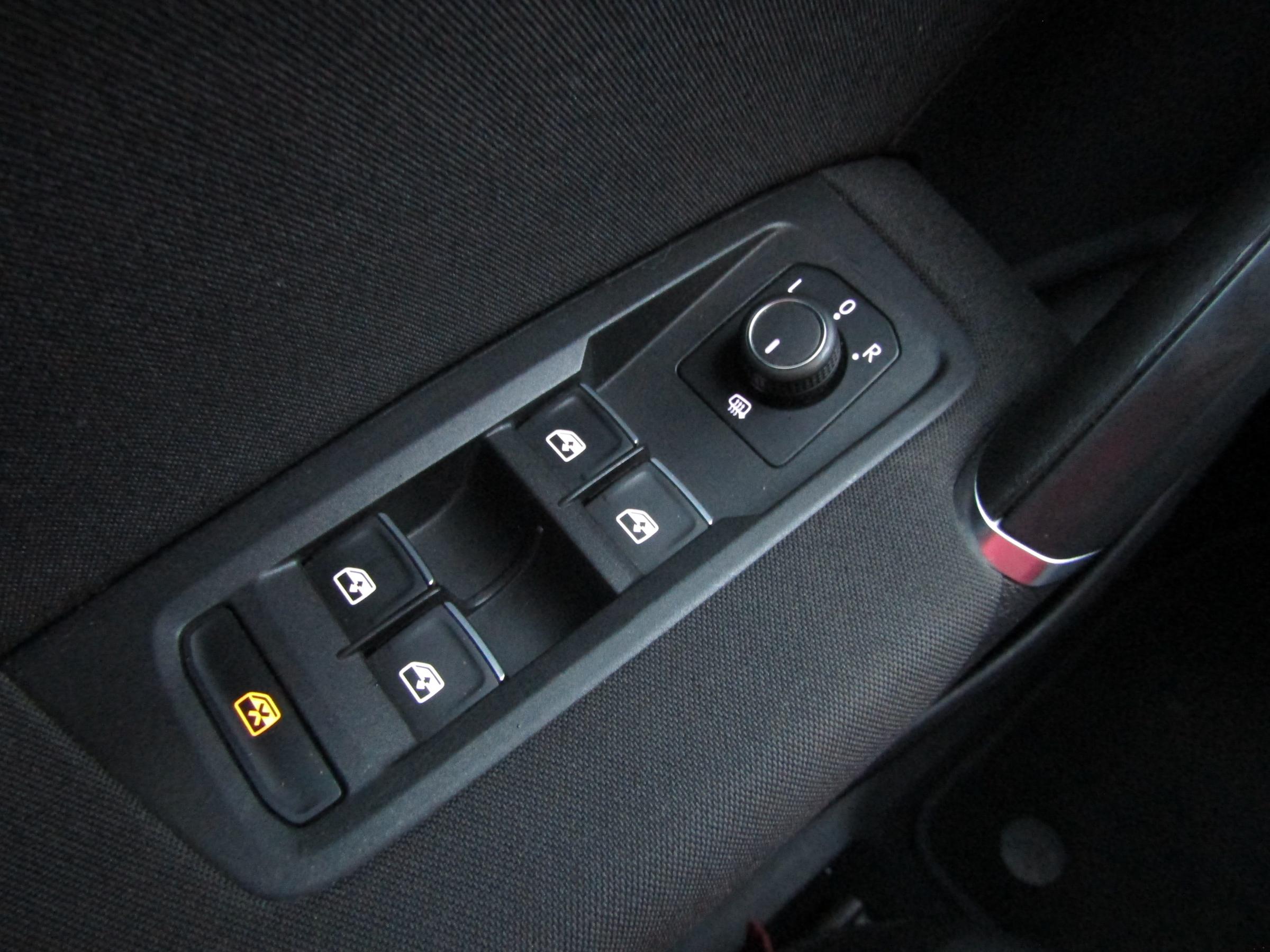 Volkswagen Touran, 2016 - pohled č. 17