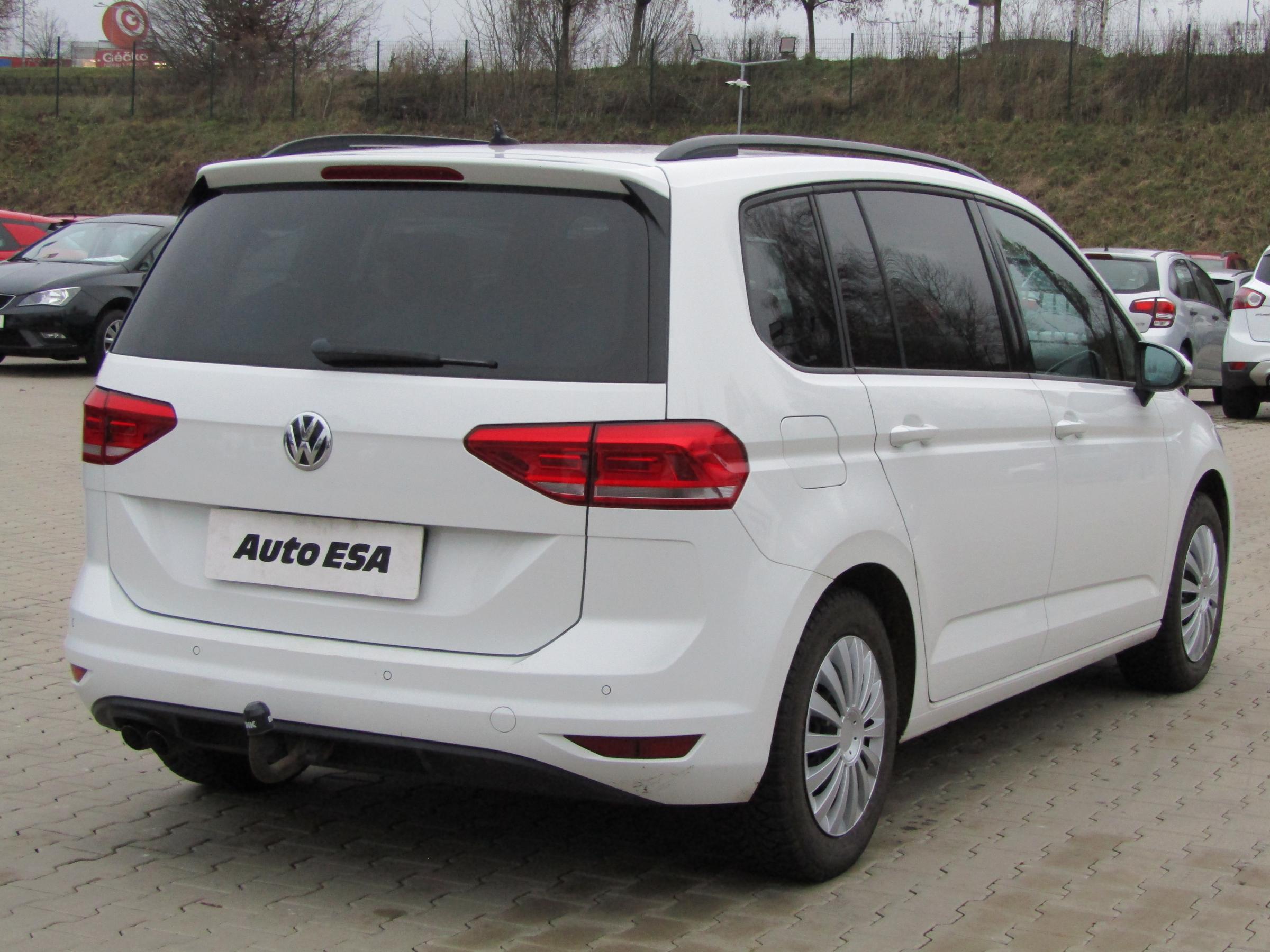 Volkswagen Touran, 2016 - pohled č. 6