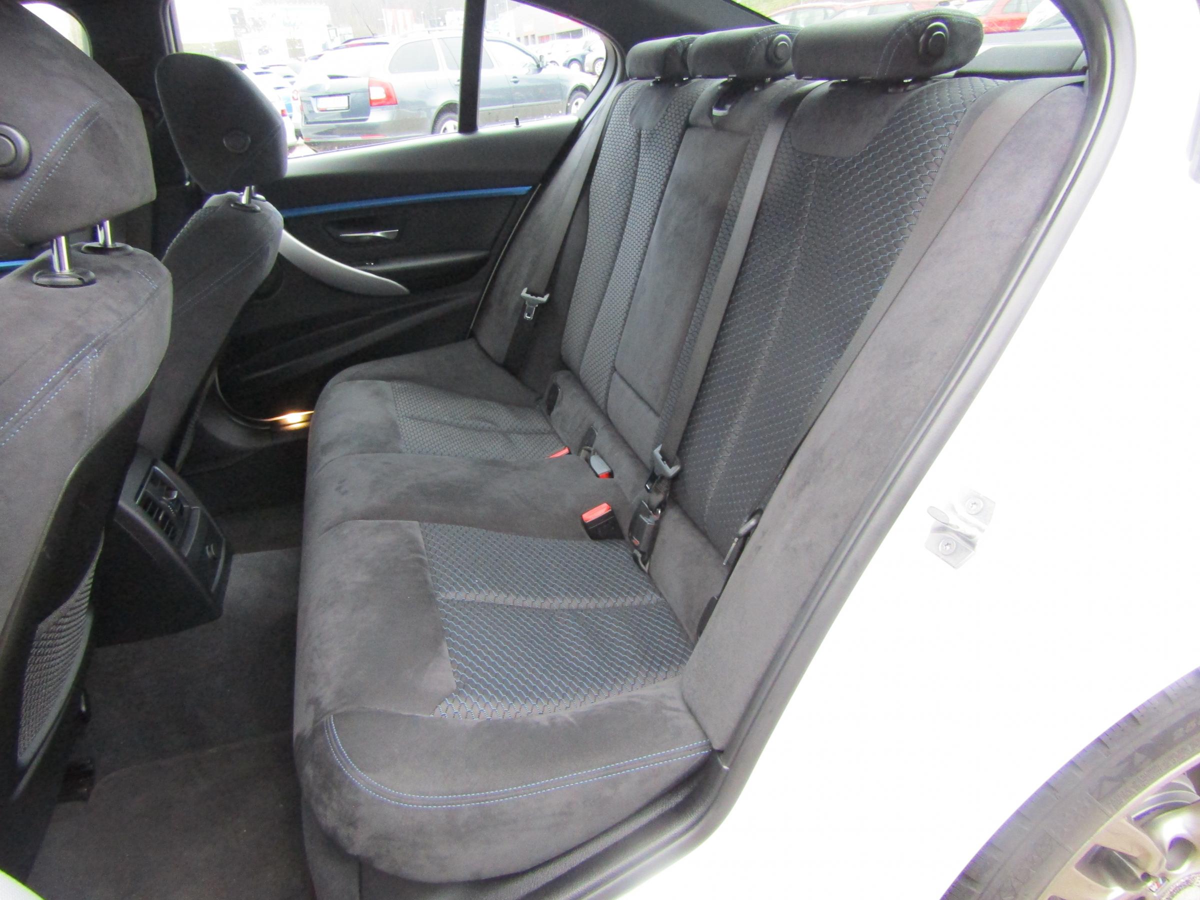 BMW Řada 3, 2017 - pohled č. 10