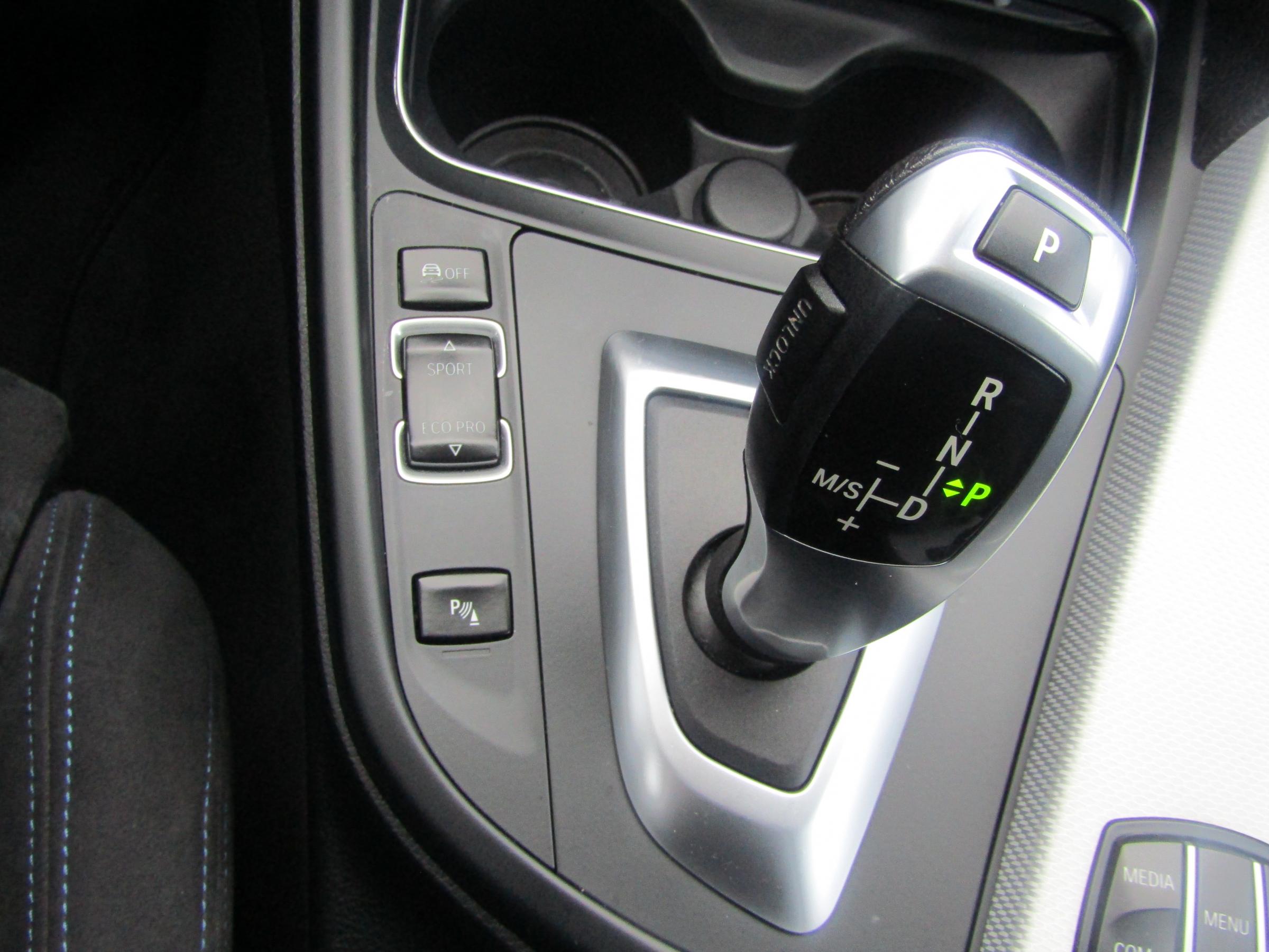 BMW Řada 3, 2017 - pohled č. 18