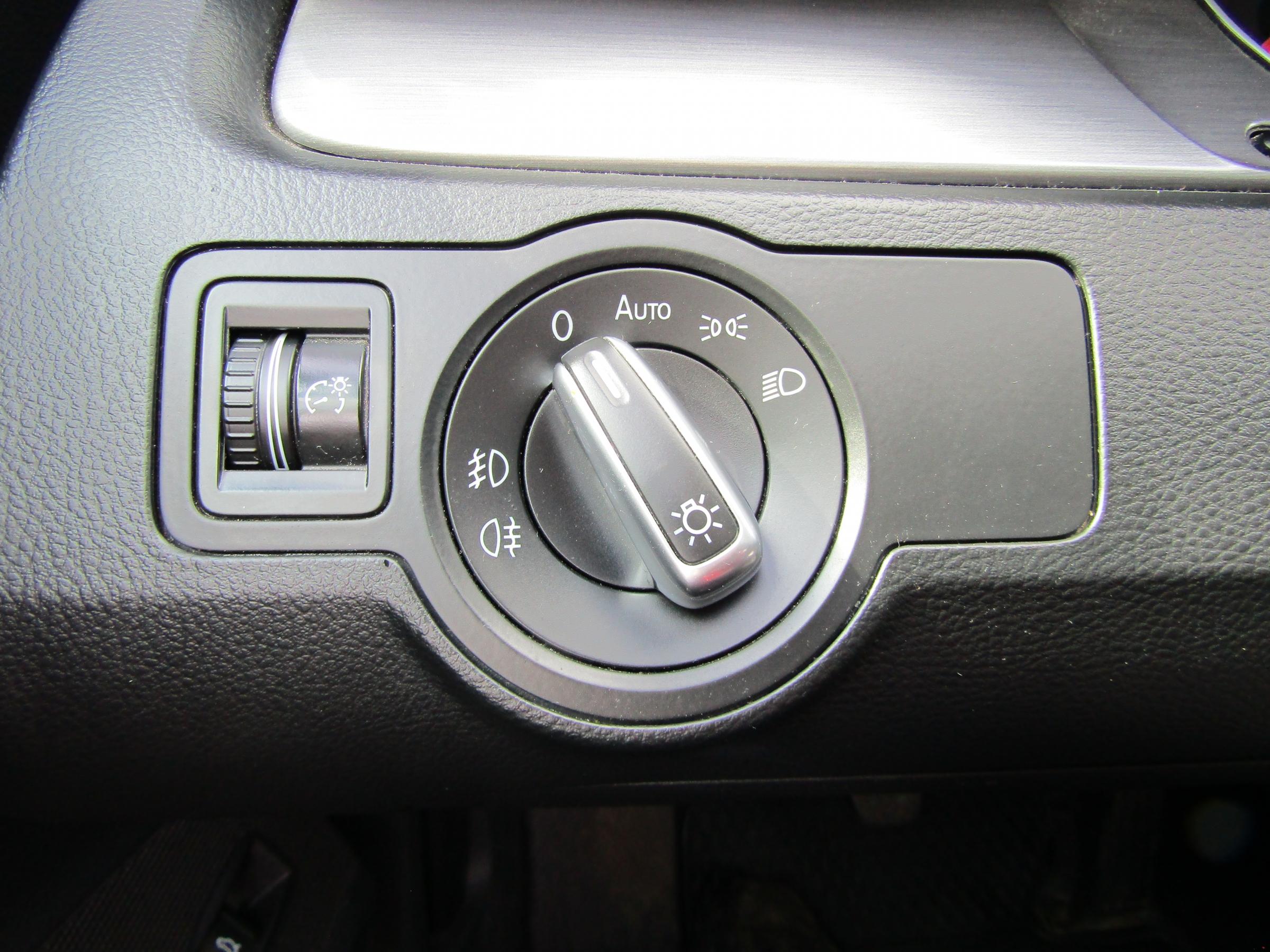 Volkswagen Passat, 2014 - pohled č. 16