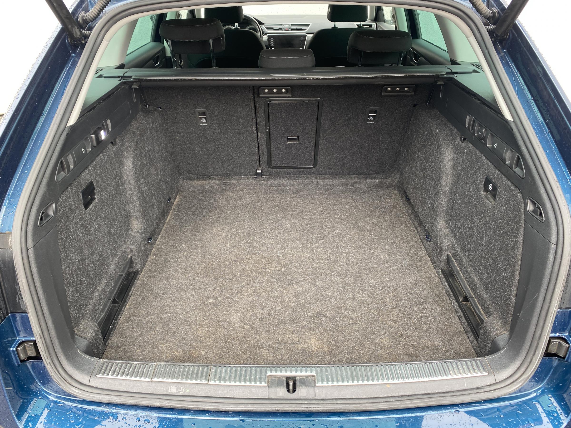 Škoda Superb III, 2019 - pohled č. 7