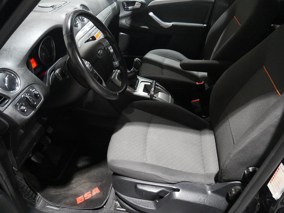 Ford Galaxy 2.0 16V  7Míst