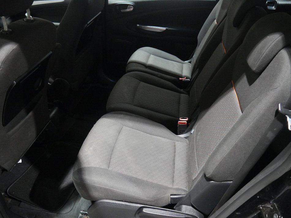 Ford Galaxy 2.0 16V  7Míst