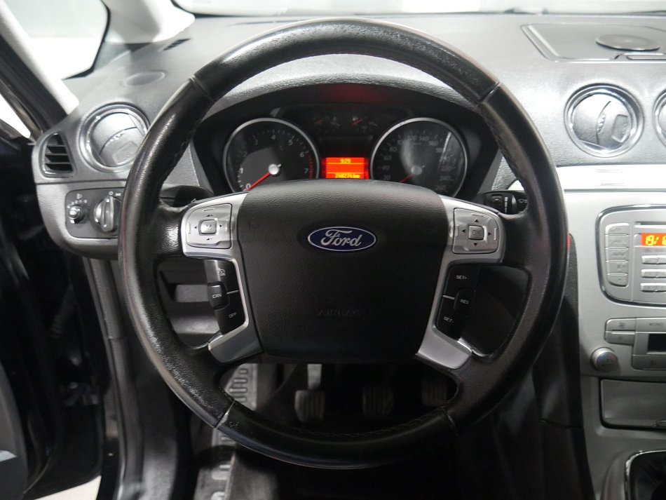 Ford Galaxy 2.0 16V  7Míst