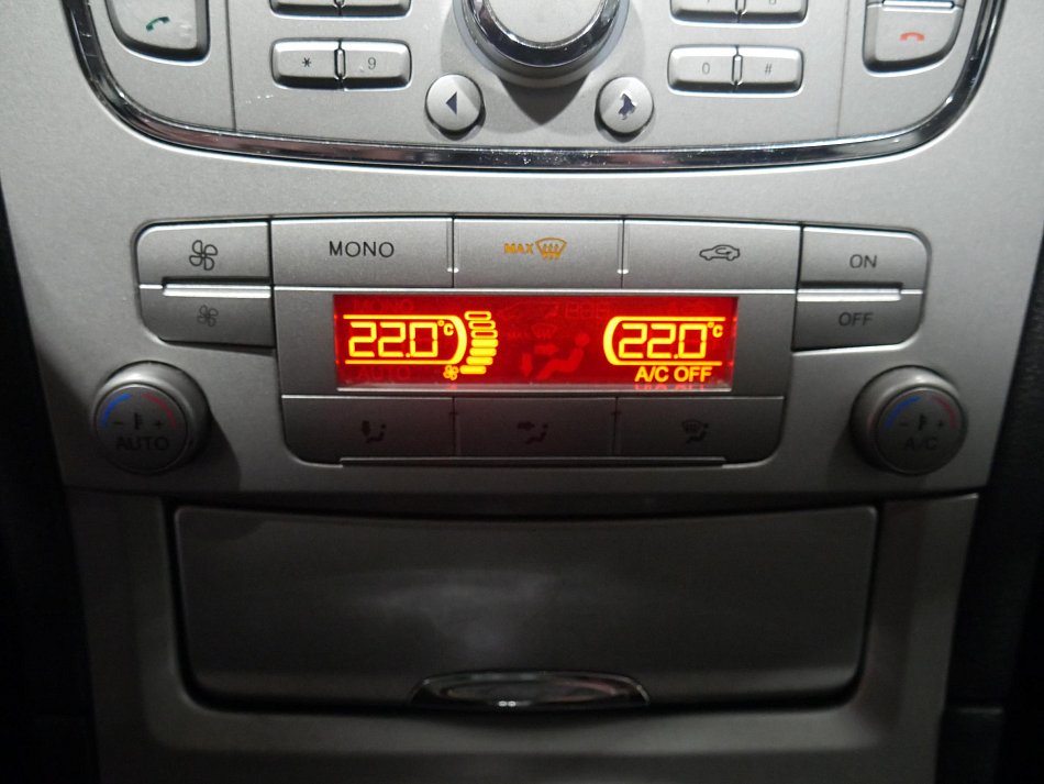 Ford Galaxy 2.0 16V  7Míst