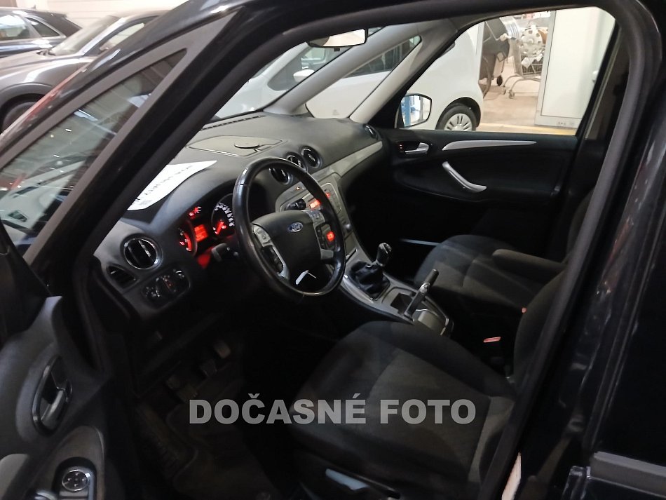 Ford Galaxy 2.0 16V  7Míst