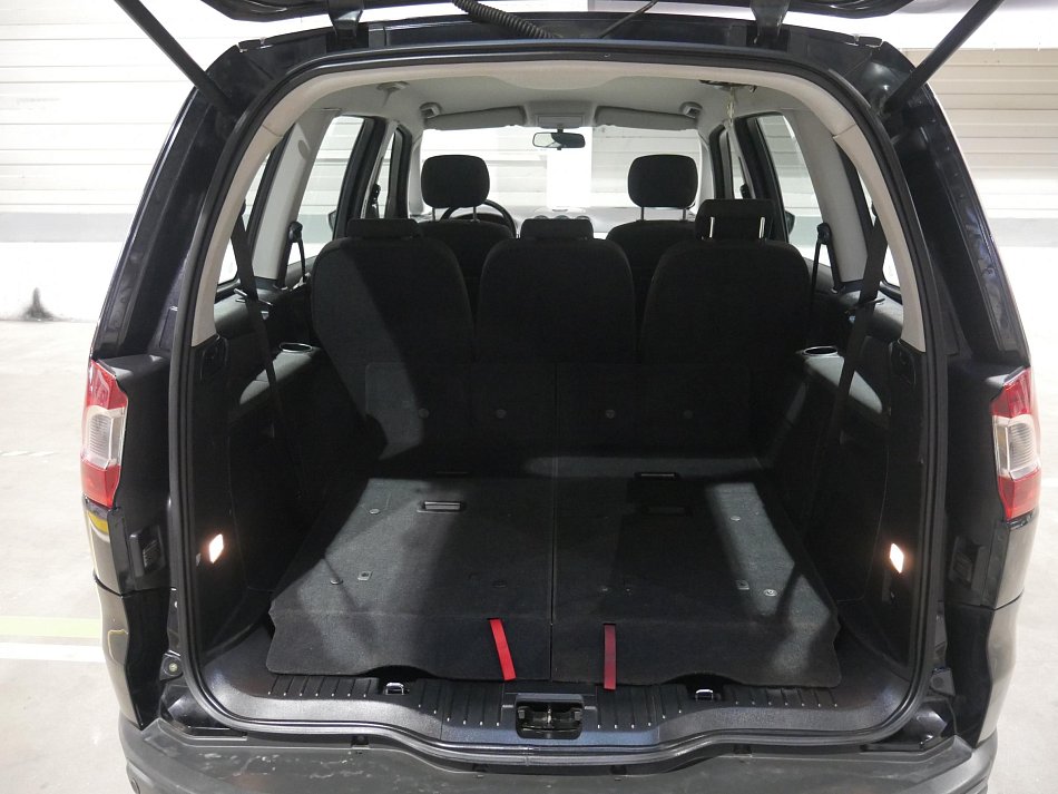 Ford Galaxy 2.0 16V  7Míst