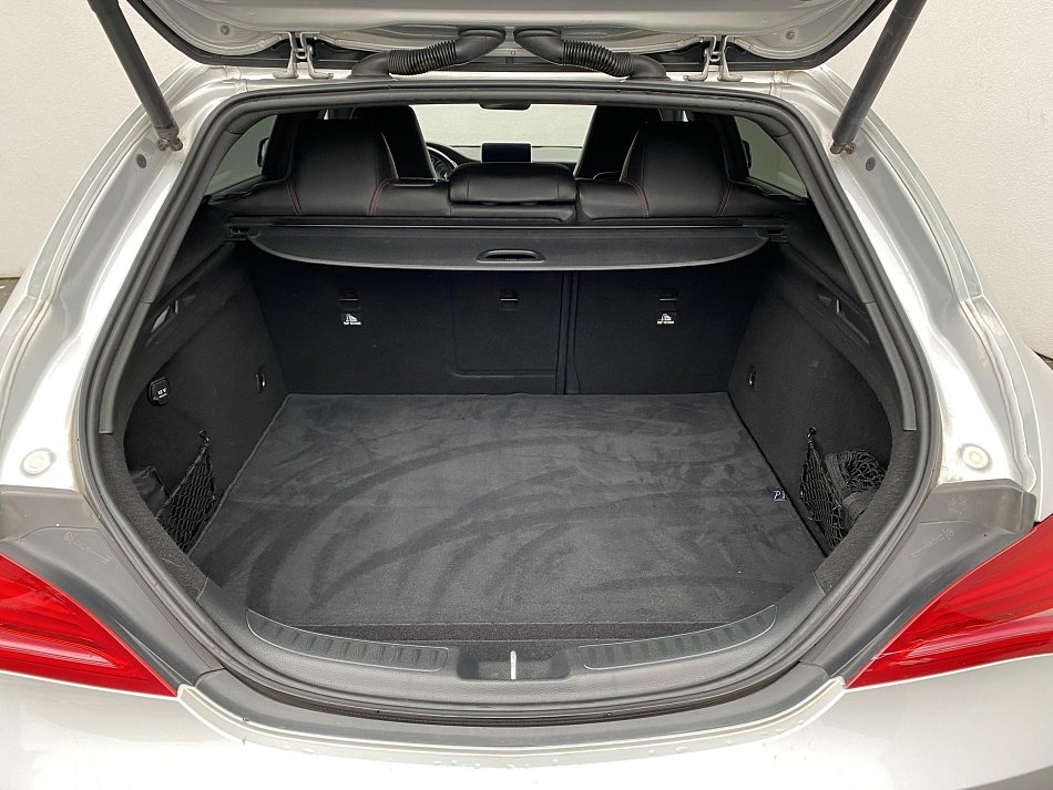 Mercedes-Benz CLA 2.2 CDi  200d