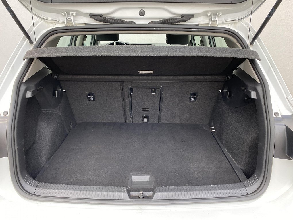 Volkswagen Golf 1.0TSi 