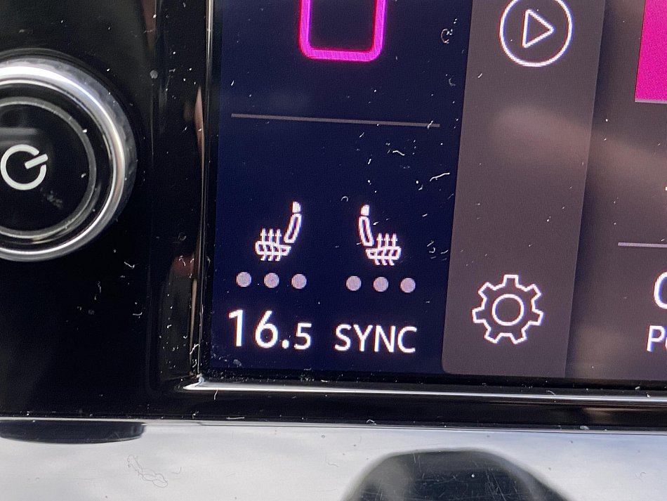 Volkswagen Golf 1.0TSi 