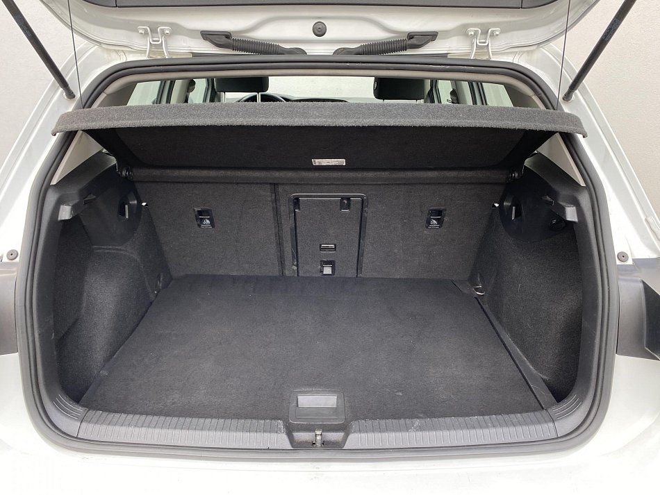 Volkswagen Golf 1.0TSi 