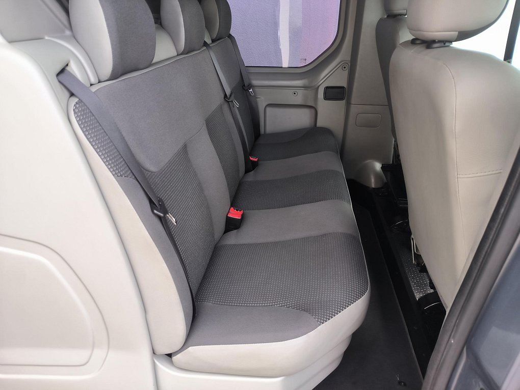 Opel Vivaro 2.0CDTi  5míst