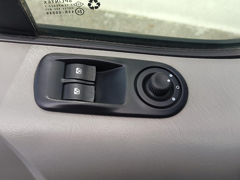 Opel Vivaro 2.0CDTi  5míst