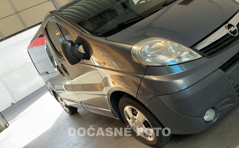 Opel Vivaro 2.0CDTi  5míst