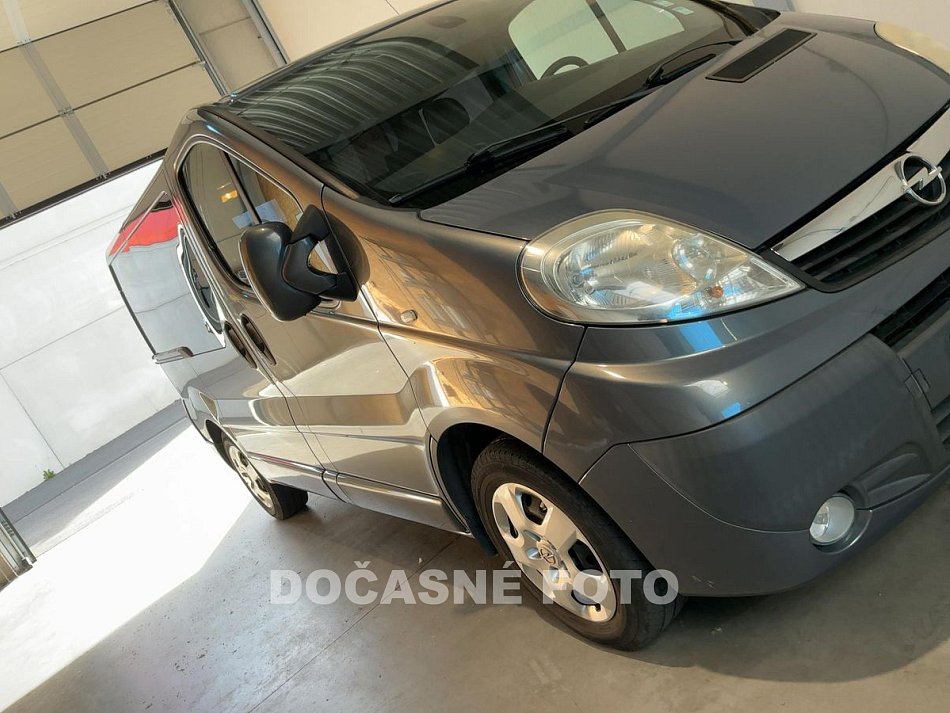 Opel Vivaro 2.0CDTi  5míst