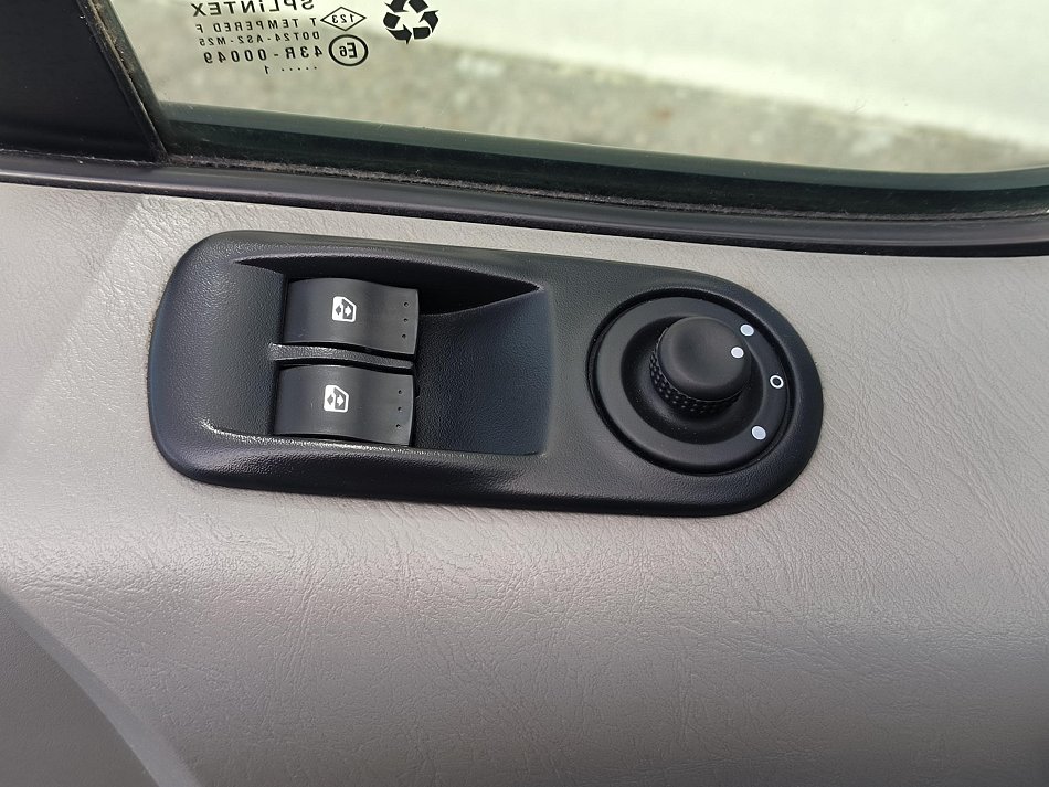 Opel Vivaro 2.0CDTi  5míst
