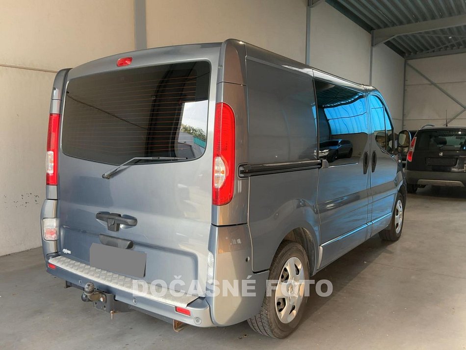 Opel Vivaro 2.0CDTi  5míst