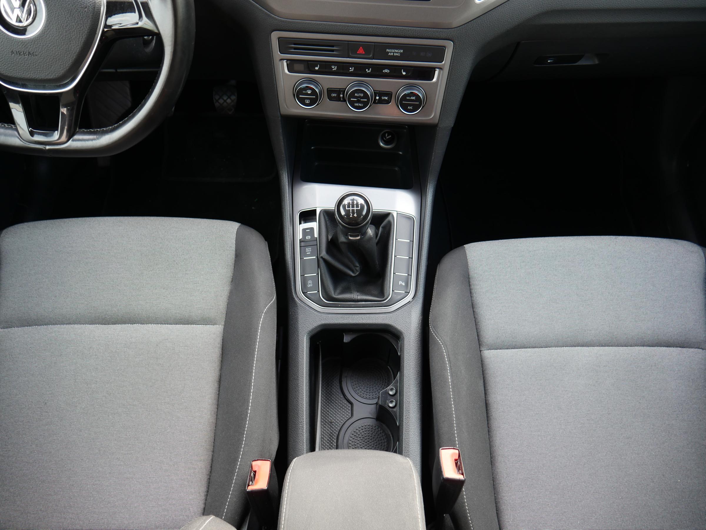 Volkswagen Sportsvan, 2015 - pohled č. 15