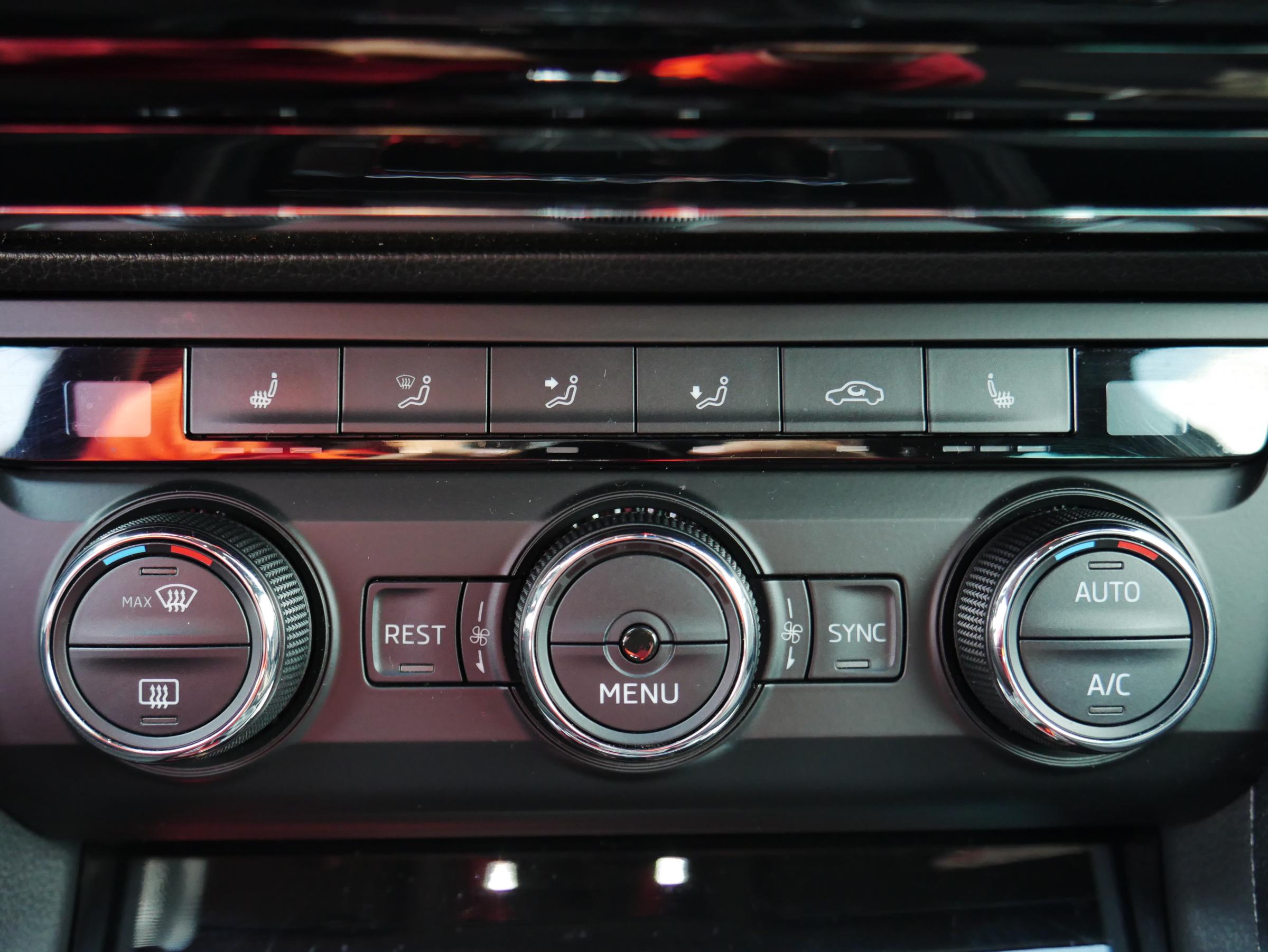 Škoda Superb III, 2017 - pohled č. 16