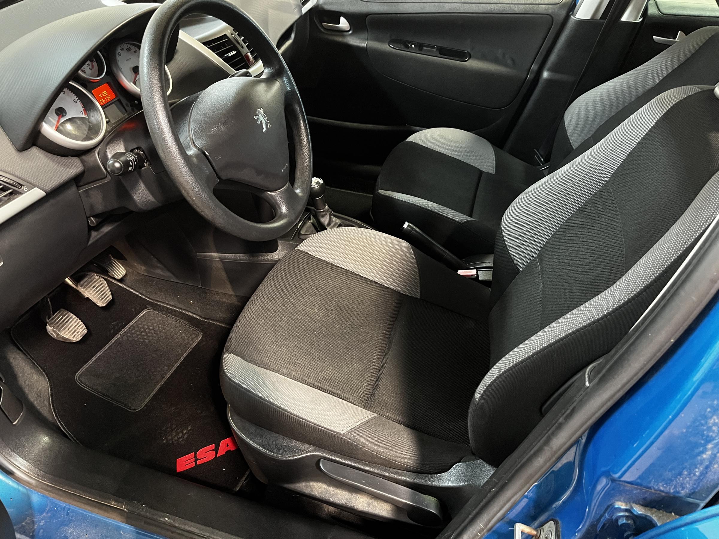 Peugeot 207, 2009 - pohled č. 9