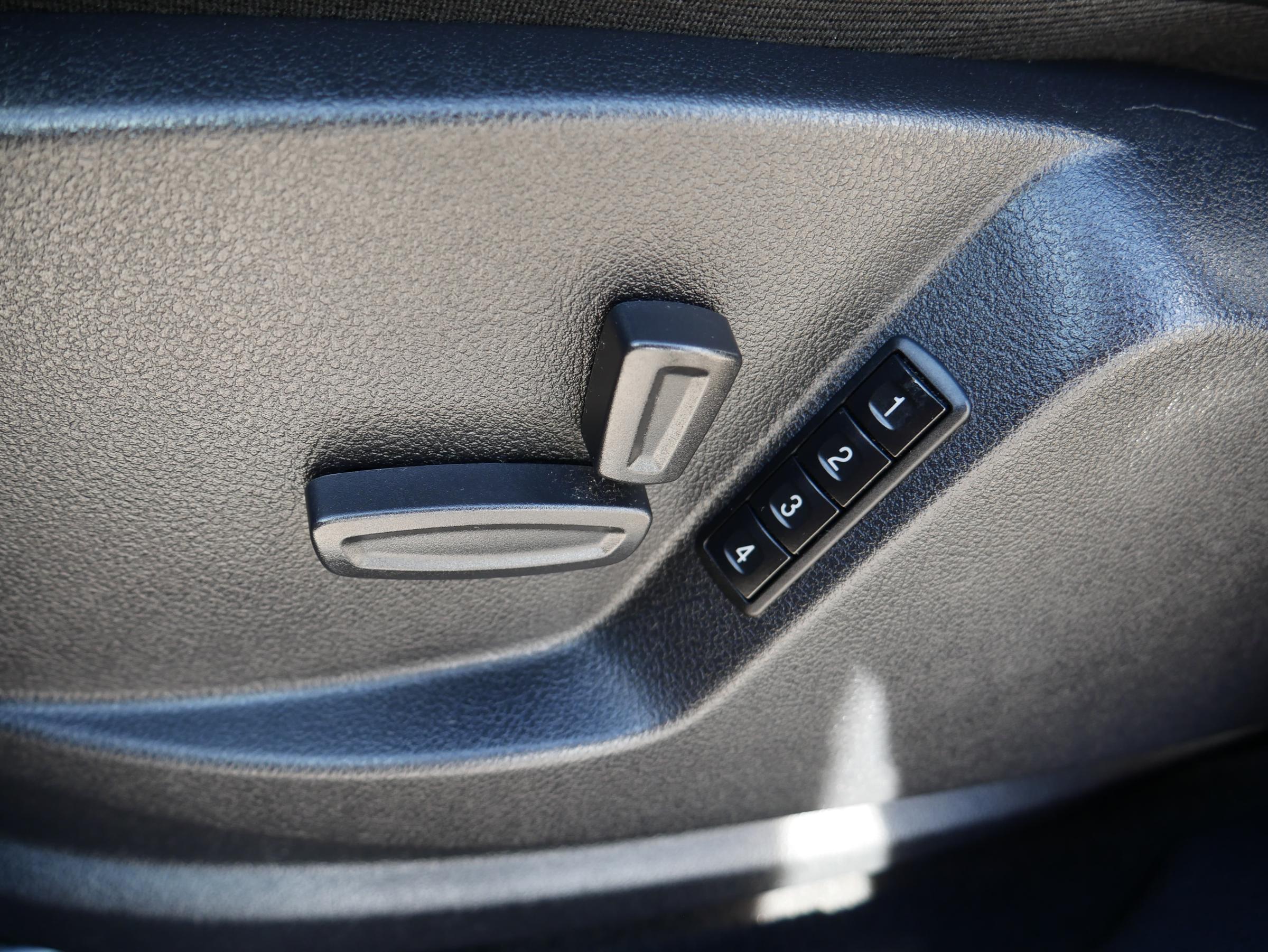 Ford S-MAX, 2012 - pohled č. 16