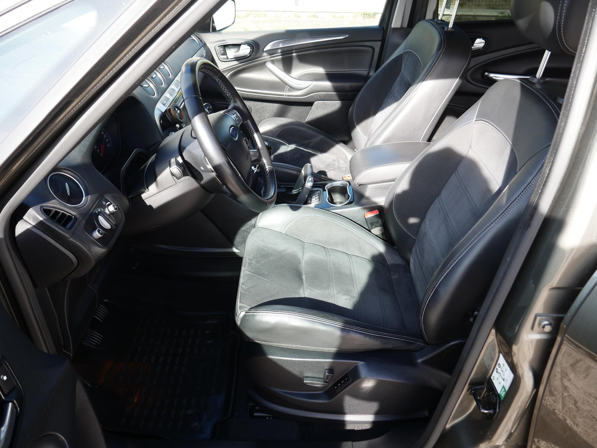 Ford S-MAX, 2012 - pohled č. 9